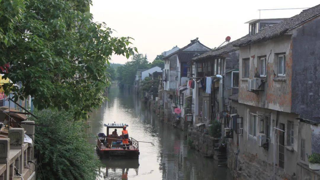 江西新余临街店铺火灾现场救援已结束 现场已无被困人员